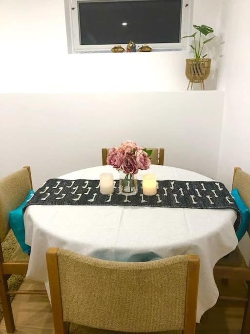 Comfy Fully Contained 2 Bedroom Apartment New Town