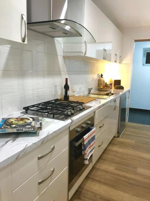 Apartment Comfy Fully Contained 2 Bedroom