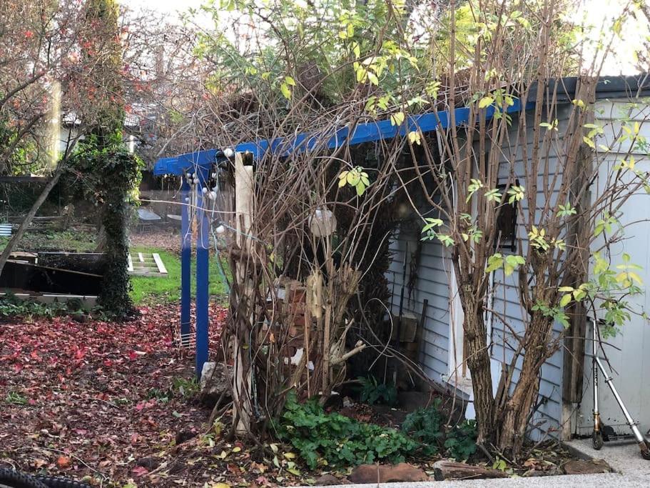 Comfy Fully Contained 2 Bedroom * New Town