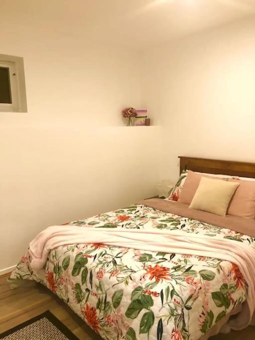 Comfy Fully Contained 2 Bedroom Apartment *